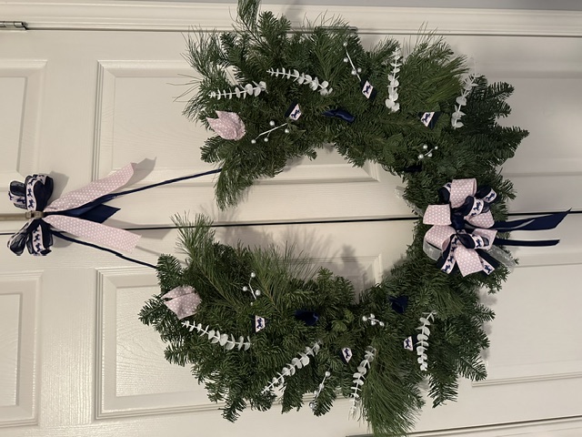 BW Horeshoe Wreath